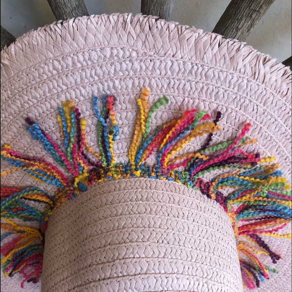 FLOPPY SUMMER🌞Pink Straw HAT w/ Boho Fringe NEW!! - Picture 6 of 8